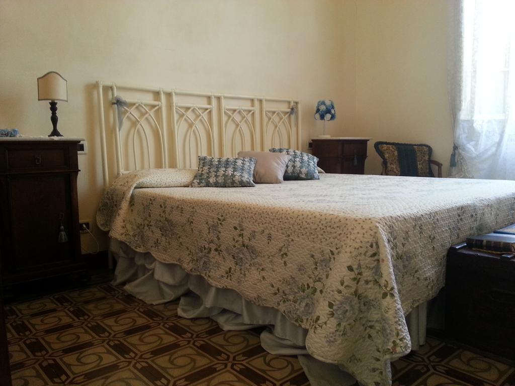 Casa Simonetti Bed and Breakfast Torre del Lago Puccini Rum bild