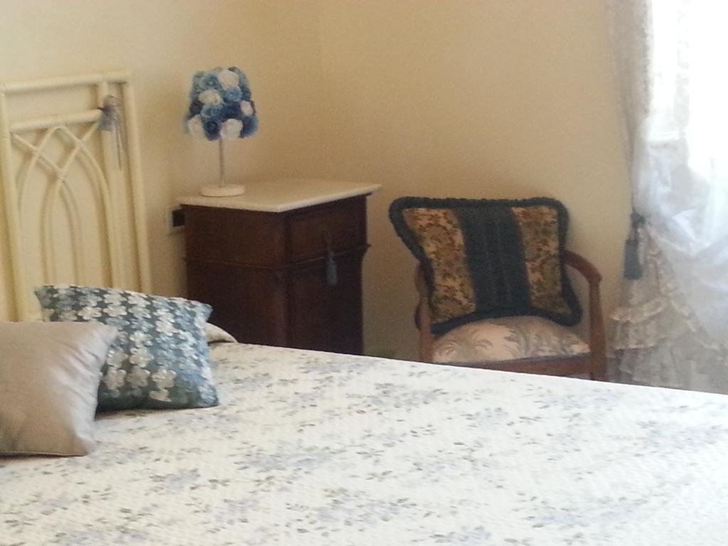 Casa Simonetti Bed and Breakfast Torre del Lago Puccini Rum bild